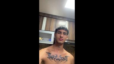 HOW DO I LOOK