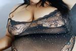 🍑 Curves that drive you wild… 😈