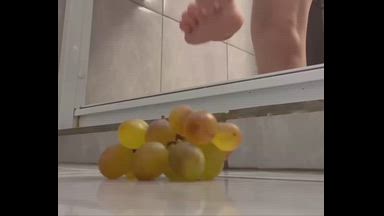 Feet & Fruits
