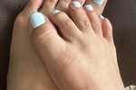 feet blue