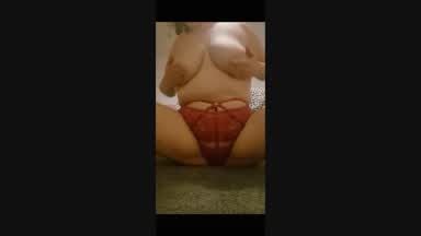 titty jiggle