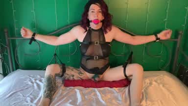 Strapped To The Daybed