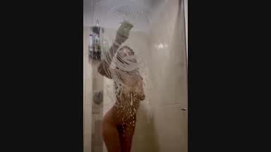 shower with me❤️‍🔥💦