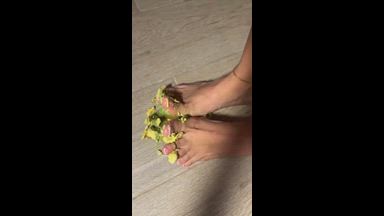 Squashing an avocado