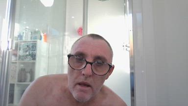 aussie ozzie โ My First Shower