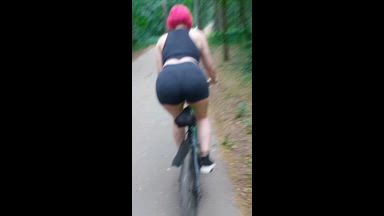 Ass on a bike 🤭